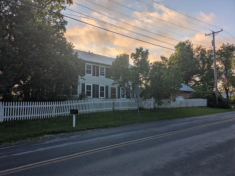 176 Monkton Rdg — Photo 1