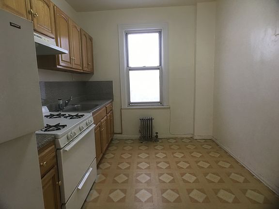 3rd image of 3202 28th Ave APT 2F
