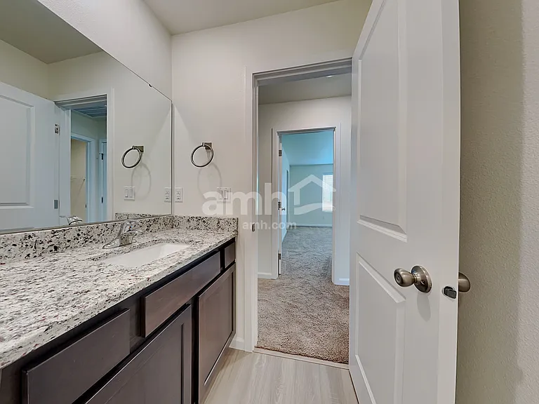 1219 W 15th Ave — Photo 13