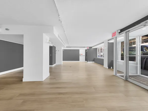 222 East 58th Street D image 2 of 10