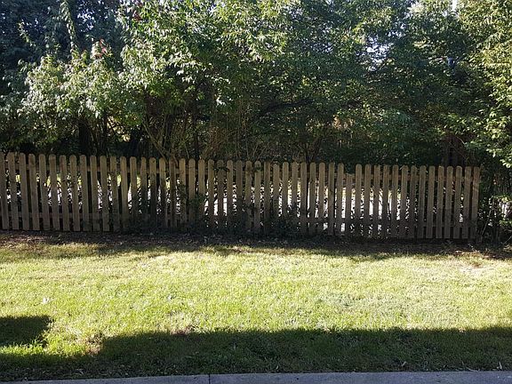 3rd image of 401 Patchen Dr APT 1
