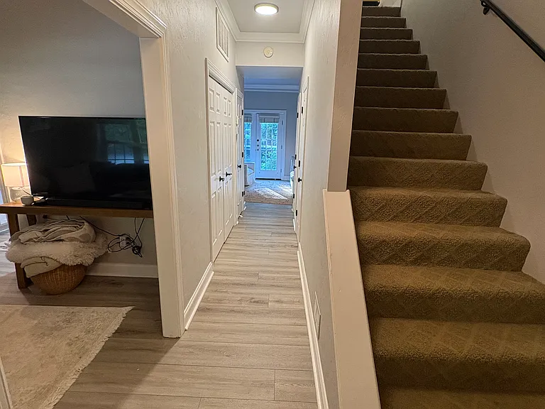 1109 Wake Forest Rd — Photo 3