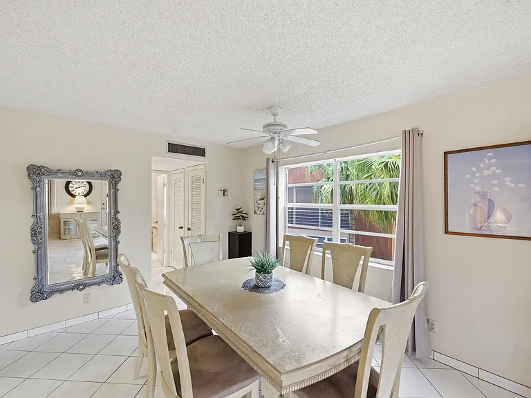 519 Burgundy St #K — Photo 9