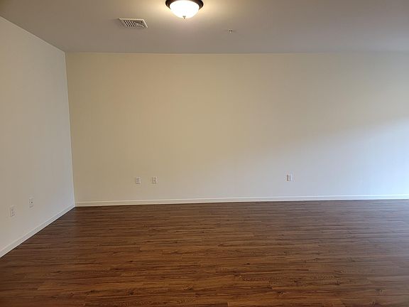 5th image of 103 Fulton St APT 109