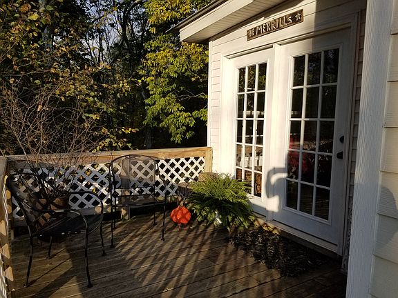 3rd image of 5473 Leonard St