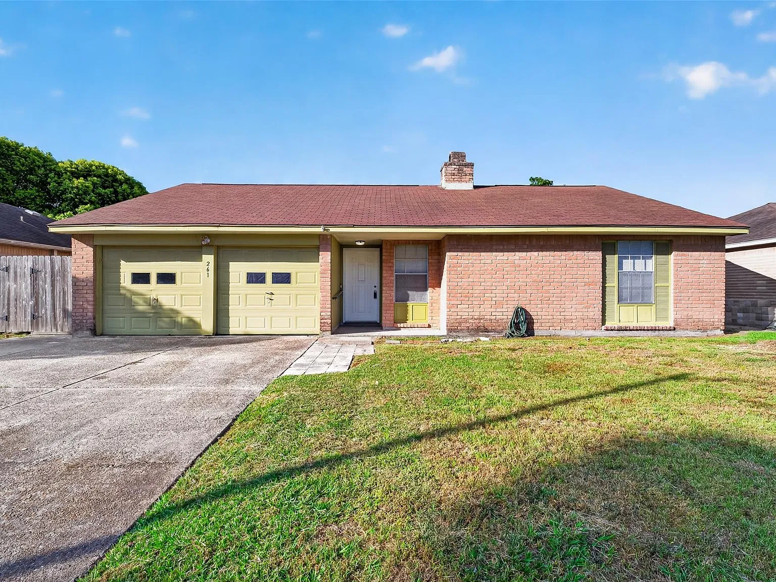 3 bed, 2.0 bath, 1239 sqft, $1,700 — Photo 1