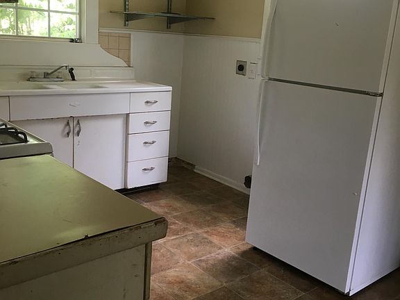 5th image of 1520 Vincent St