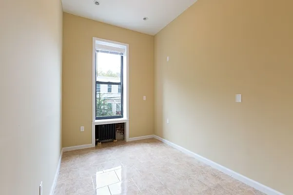 Rented by MNS | media 25