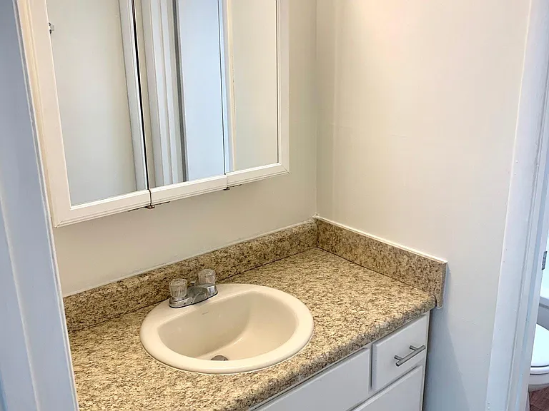 243 Crest St #5 — Photo 10