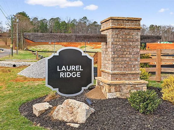 3rd image of 23 Willow Cir