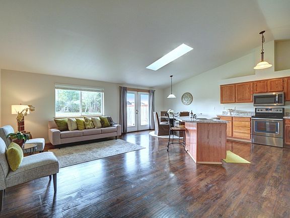 5th image of 2526 2528 192nd St E