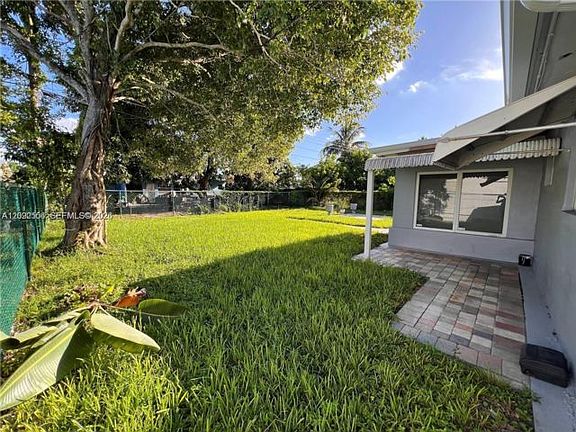 3rd image of 6660 NW 25th St