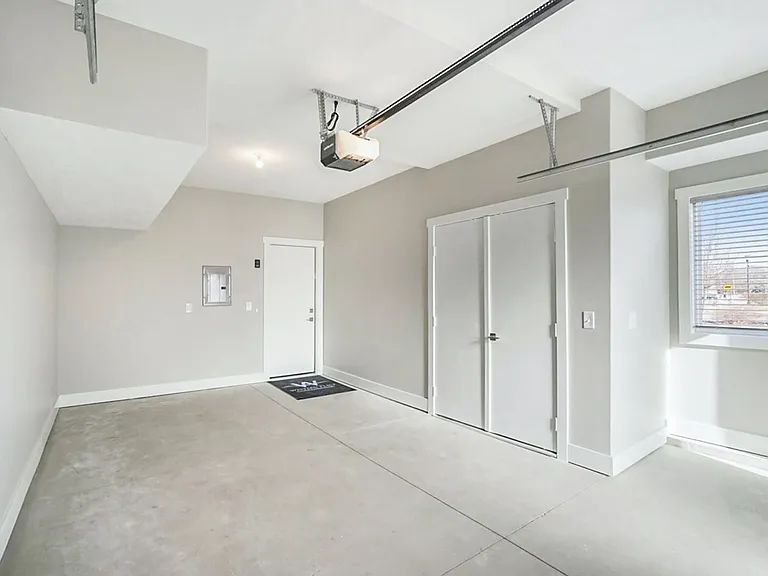 259 W Western Ave — Photo 19