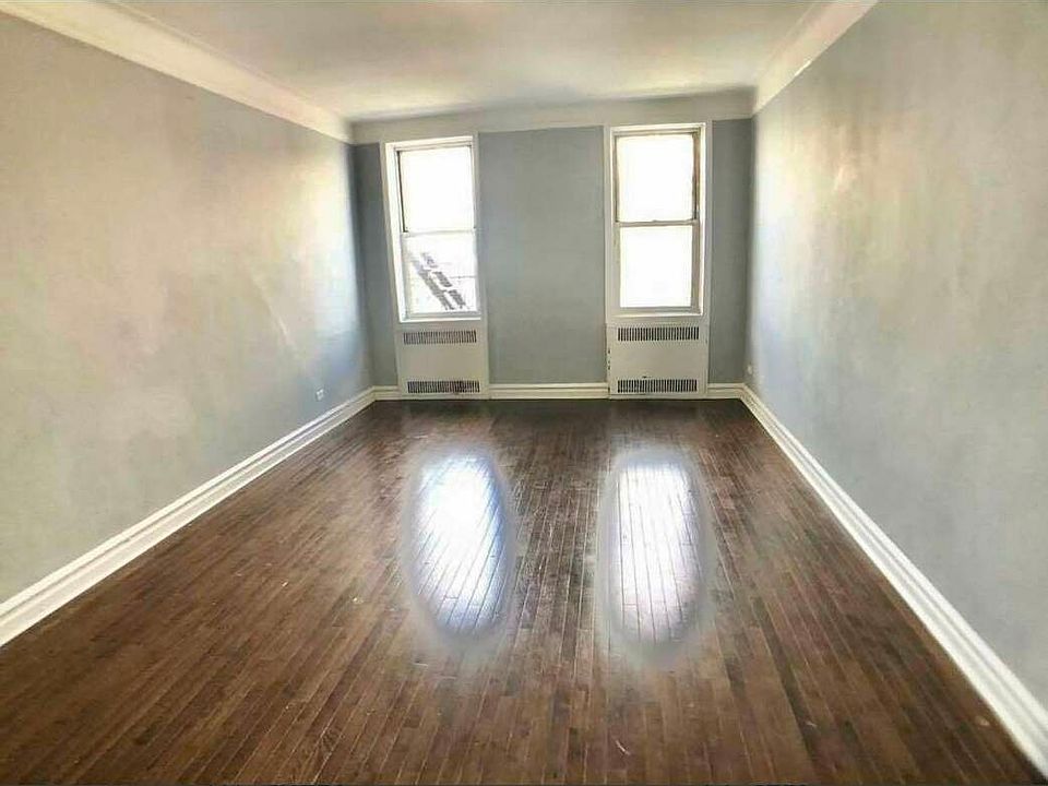 2nd image of 2001 E 9th St APT 2H
