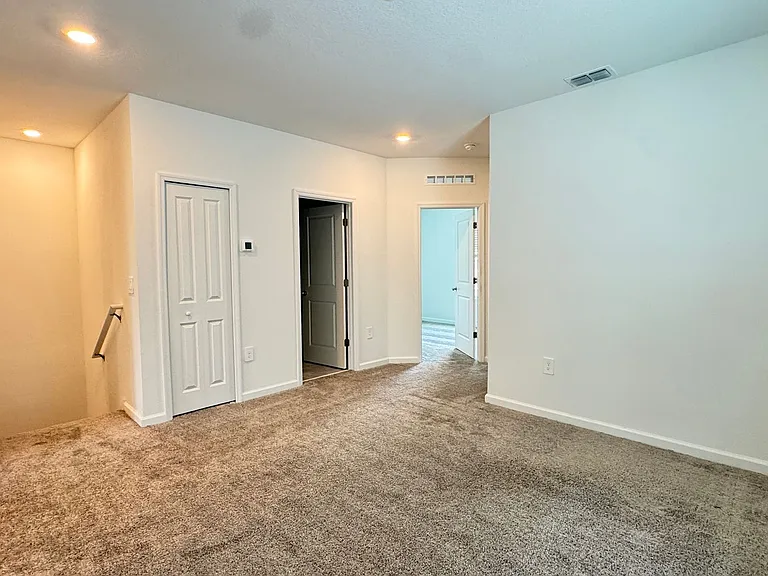 3141 Laurent Loop — Photo 13
