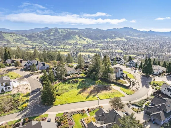 3698 Rocky Knoll Way, Santa Rosa, CA 95404