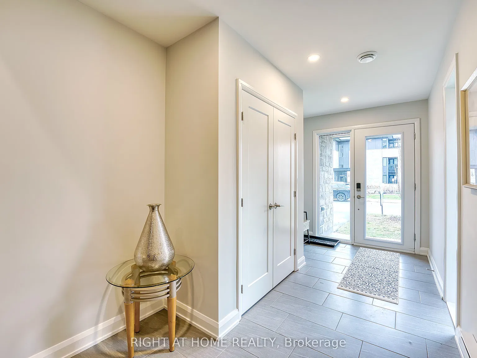4 bed, $3,350 — Photo 2