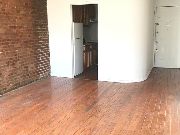2nd image of 311 E 60th St APT 1B