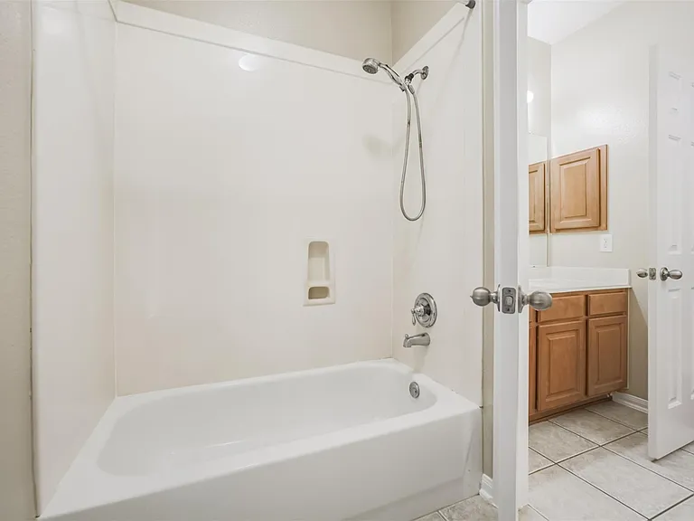 15810 Cypress Hall Dr — Photo 39