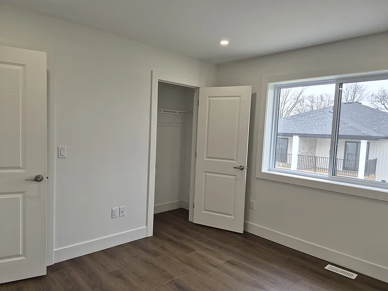 331 Bouffard Rd #5 — Photo 8