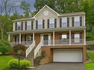 166 Hunter Dr, Cranberry Township, PA 16066