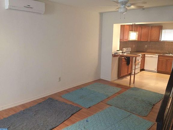 3rd image of 3382 Agate St