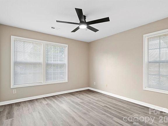 4th image of 1134 Plaza Walk Dr