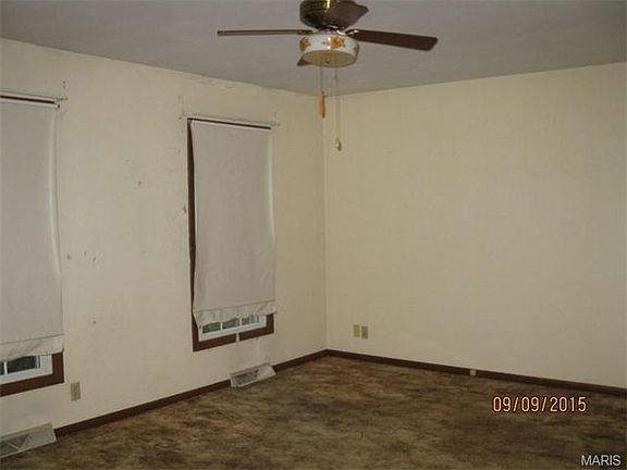 5th image of 9 Brookdale Dr