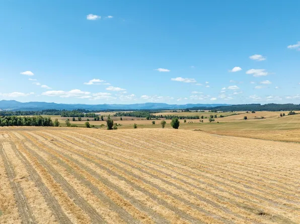 10135 Helmick Rd, Monmouth, OR 97361