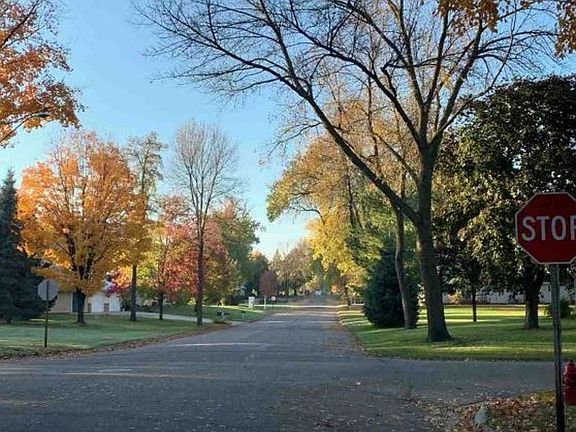 Exterior Neighborhood (street photo)