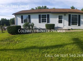 200 Peach Tree Dr, Ranson, WV 25438