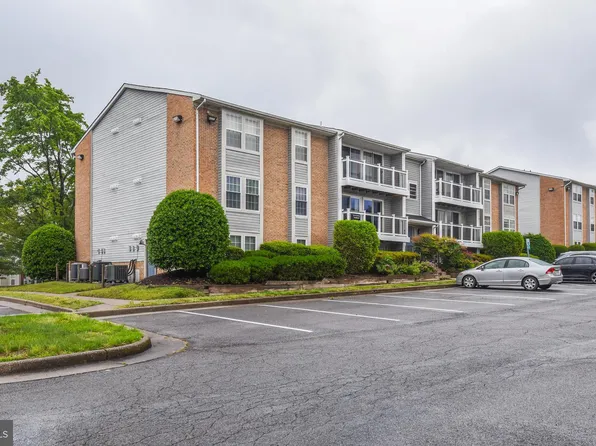 17060 Capri Ln APT 204, Dumfries, VA 22026