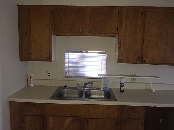 4th image of 135 Anns Blvd
