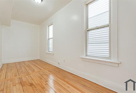 4th image of 8329 S Kingston Ave Unit 2