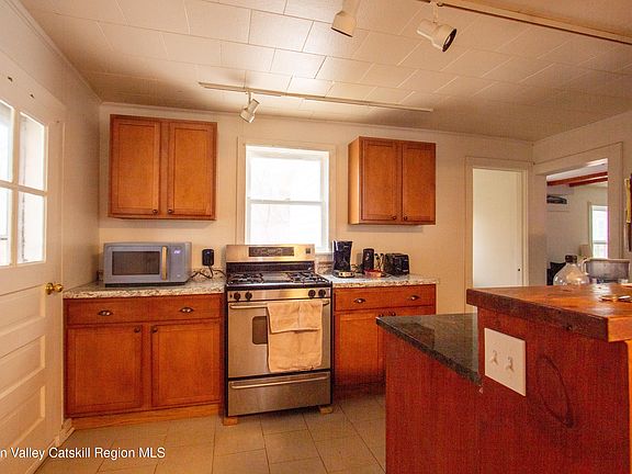 4th image of 44 Kinderhook Street