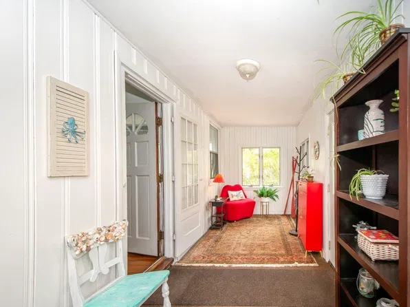 12 L St, Hull, MA 02045