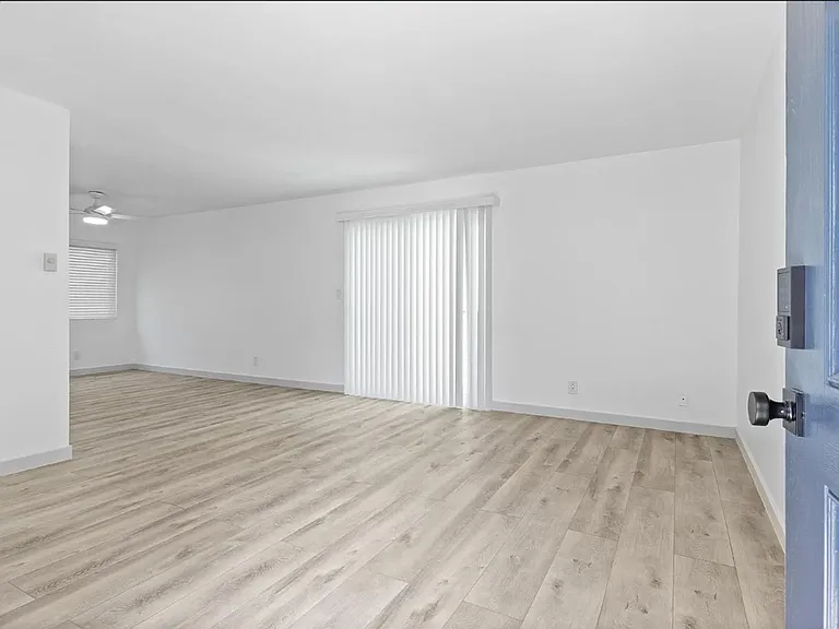 1151 N Peck Ave — Photo 4