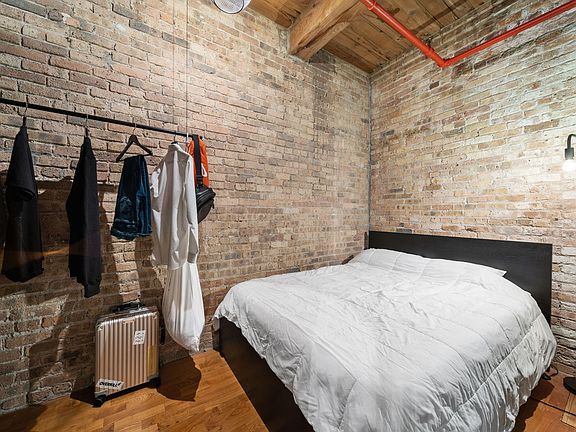 5th image of 225 W Huron St APT 501
