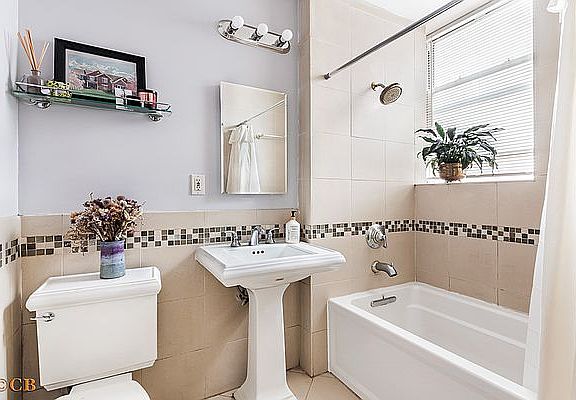 5th image of 579 Washington Ave APT 3A