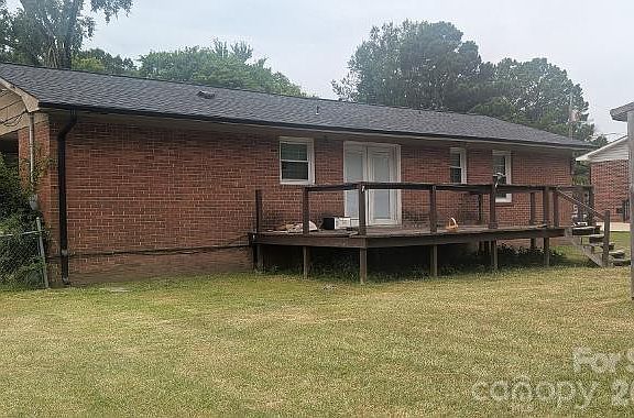 3rd image of 608 Catawba St