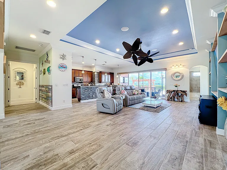 5310 Swift River Ct — Photo 12