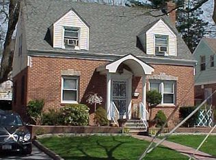 3621 Clearview Expy, Bayside, NY 11361