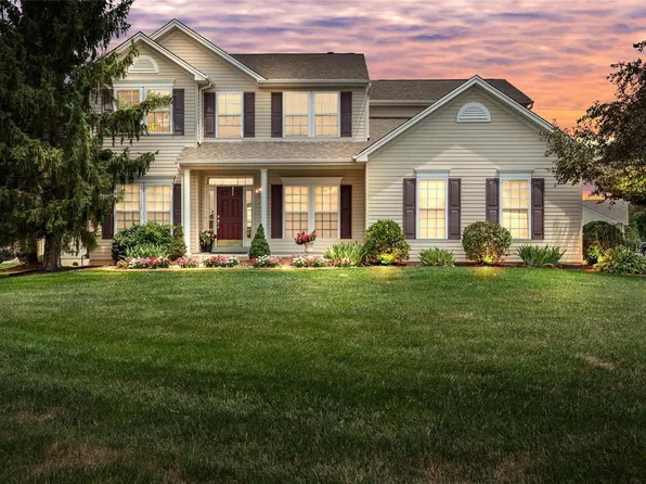 8103 Glen Arbor Dr, Lake Saint Louis, MO 63367