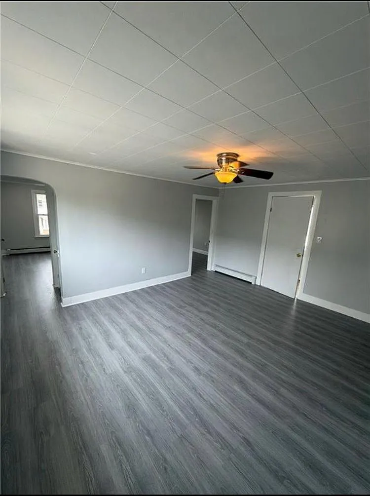 2 bed, 900 sqft, $1,225 — Photo 3