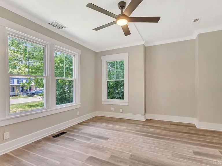 1646 King Ave — Photo 10