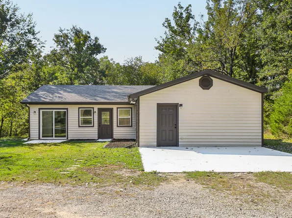 3820 N Royal Mountain Lane, Bolivar, MO 65613