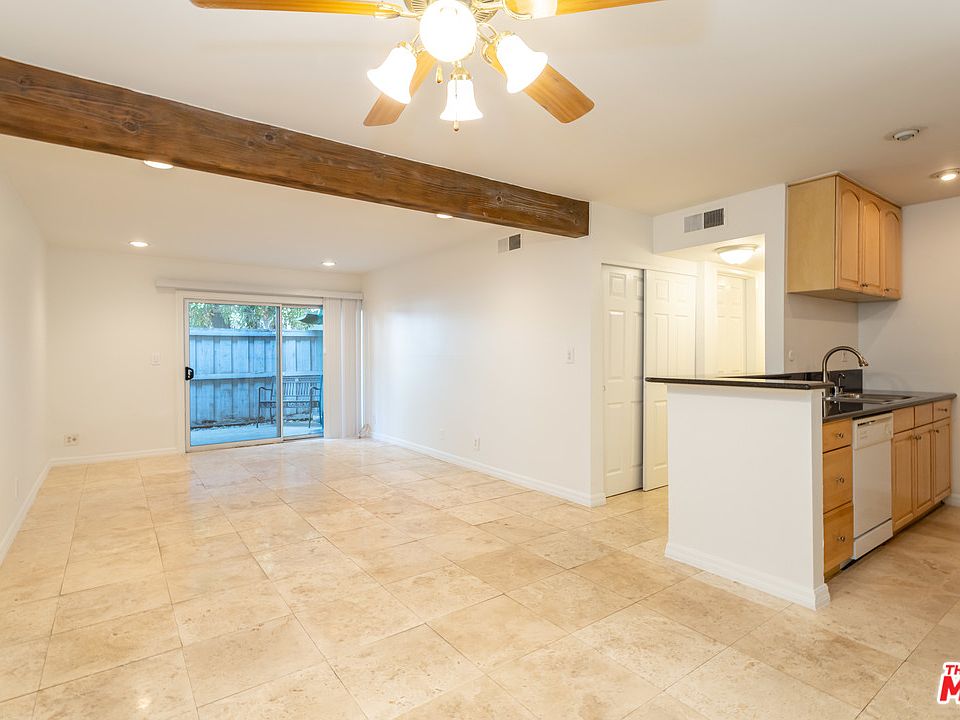 1st image of 18620 Hatteras St Unit 118