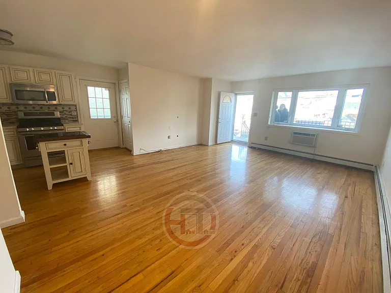 3186 Baisley Ave #2 — Photo 4
