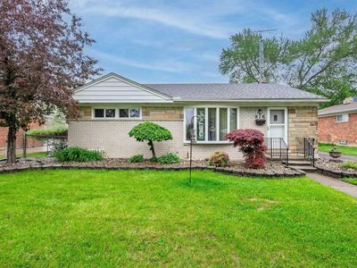 876 Crest St, Mount Clemens, MI, 48043