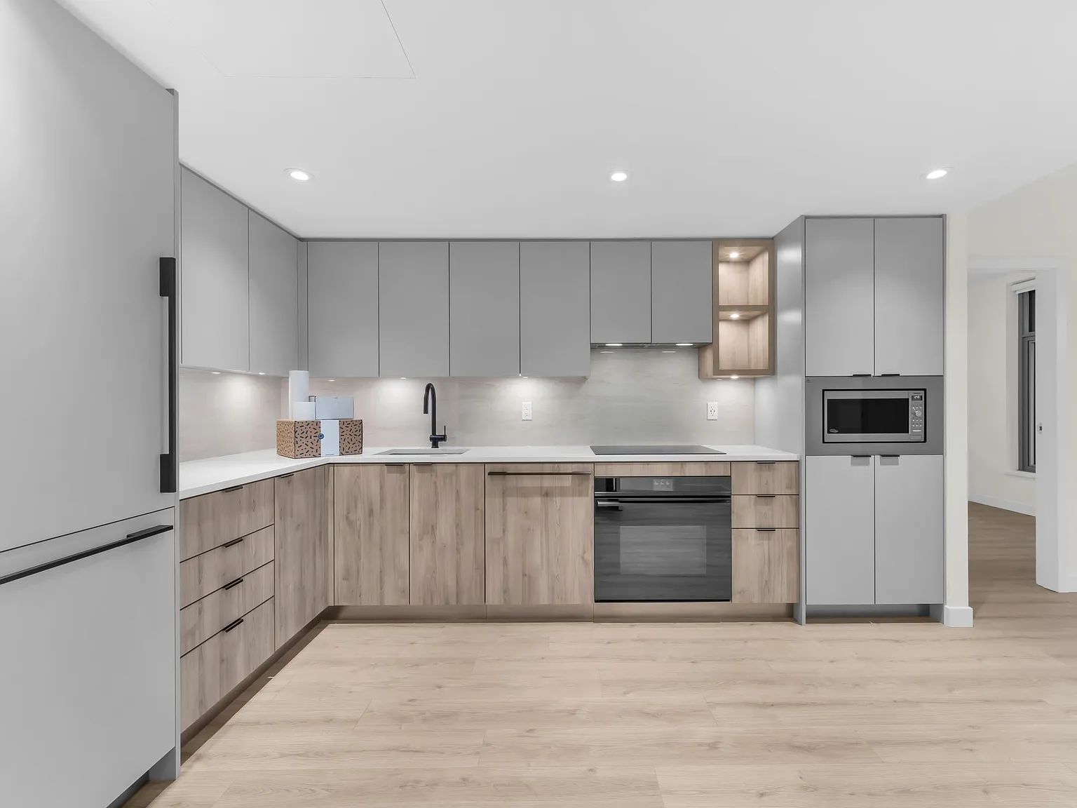 755 Harbourside Dr — Photo 4